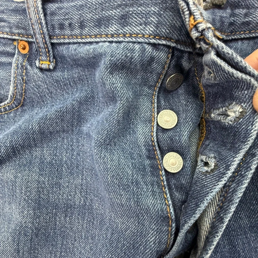 Levi's 501 Original Fit Jeans Mens‎ 40x32 Blue Medium Wash Button Fly Straight